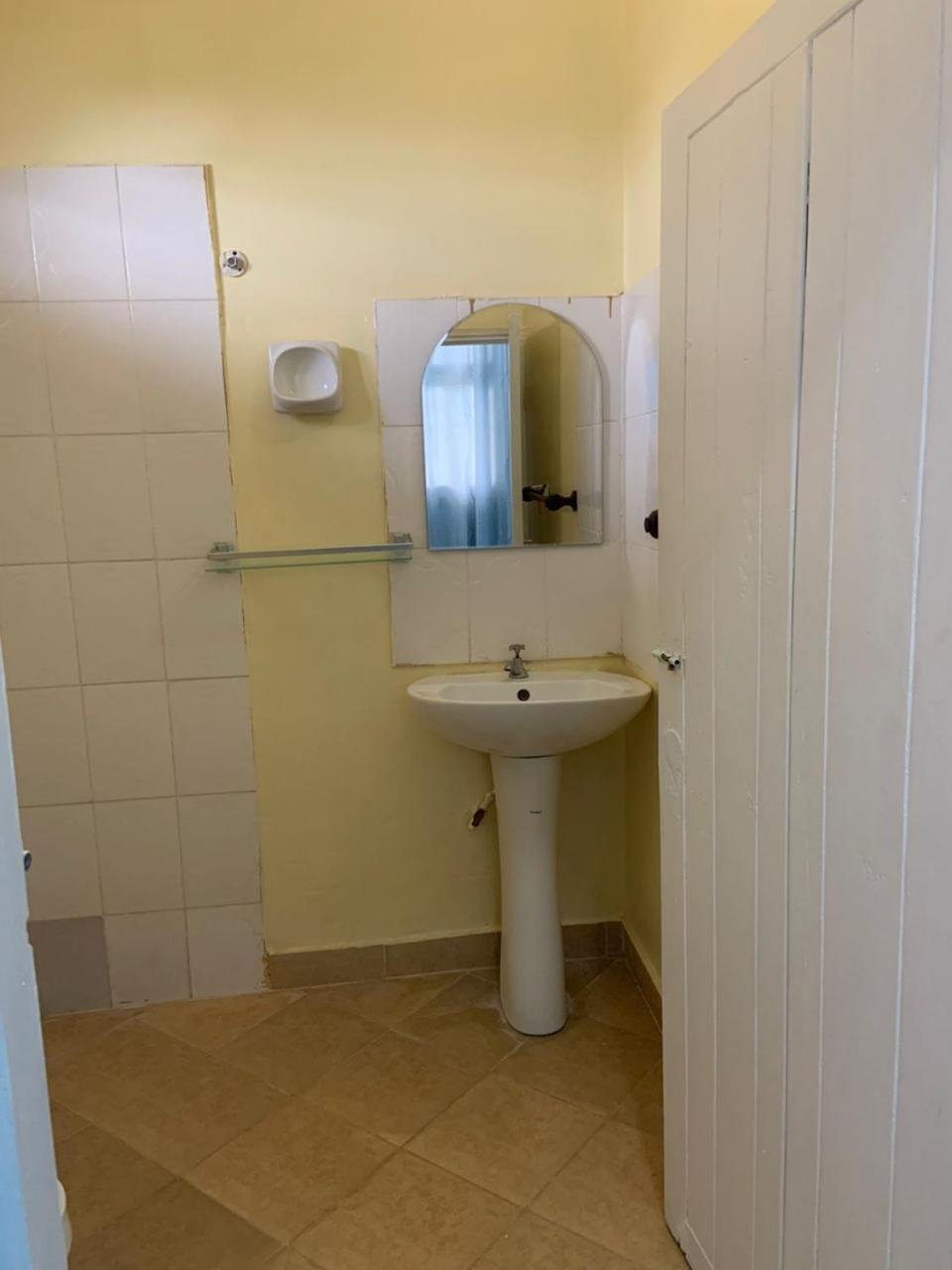 Kibodya Hotel Nkrumah Daressalam Zimmer foto